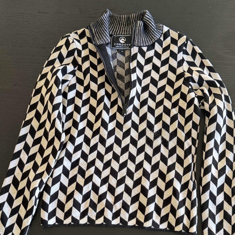 Cordova half zip skiing sweater Geometric Black and White Sweater